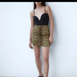 𝅺Zara Draped Floral Mini Skirt